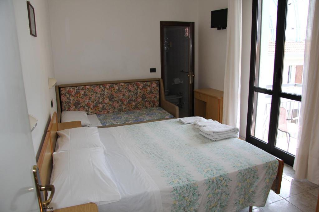 Hotel Vela Azzurra Rimini Exterior photo